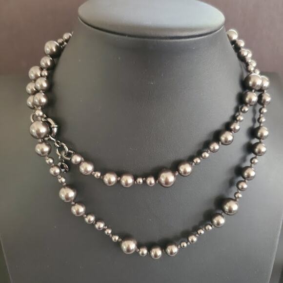 J. Crew Gun Metal Gray Faux Pearl Necklace Faux Hematite Charcoal Gray‎ Casual - Picture 5 of 7